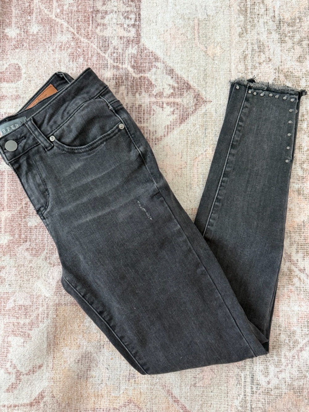 NWT❗️ Harper | Women’s Washed Black Gray Skinny Jeans with Studded Hem